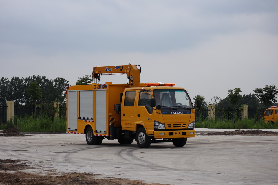 五十鈴帶吊工程救險車