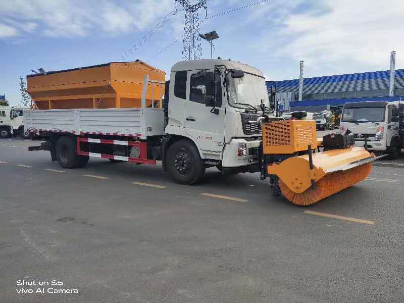 東風(fēng)天錦除雪車