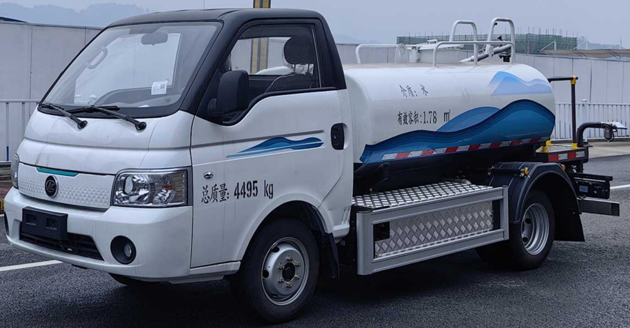 4.5噸純電動(dòng)灑水車